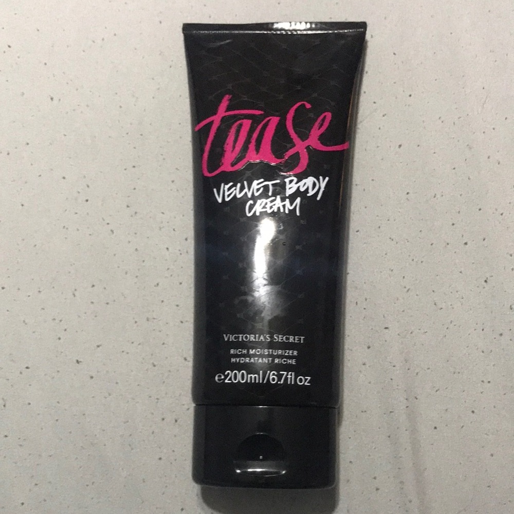 VS tease body cream